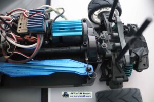 TT02D-Chassis (17)